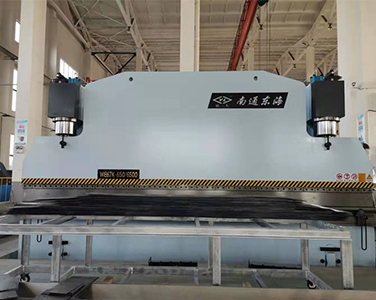 高精度數控折(shé)彎(wān)機